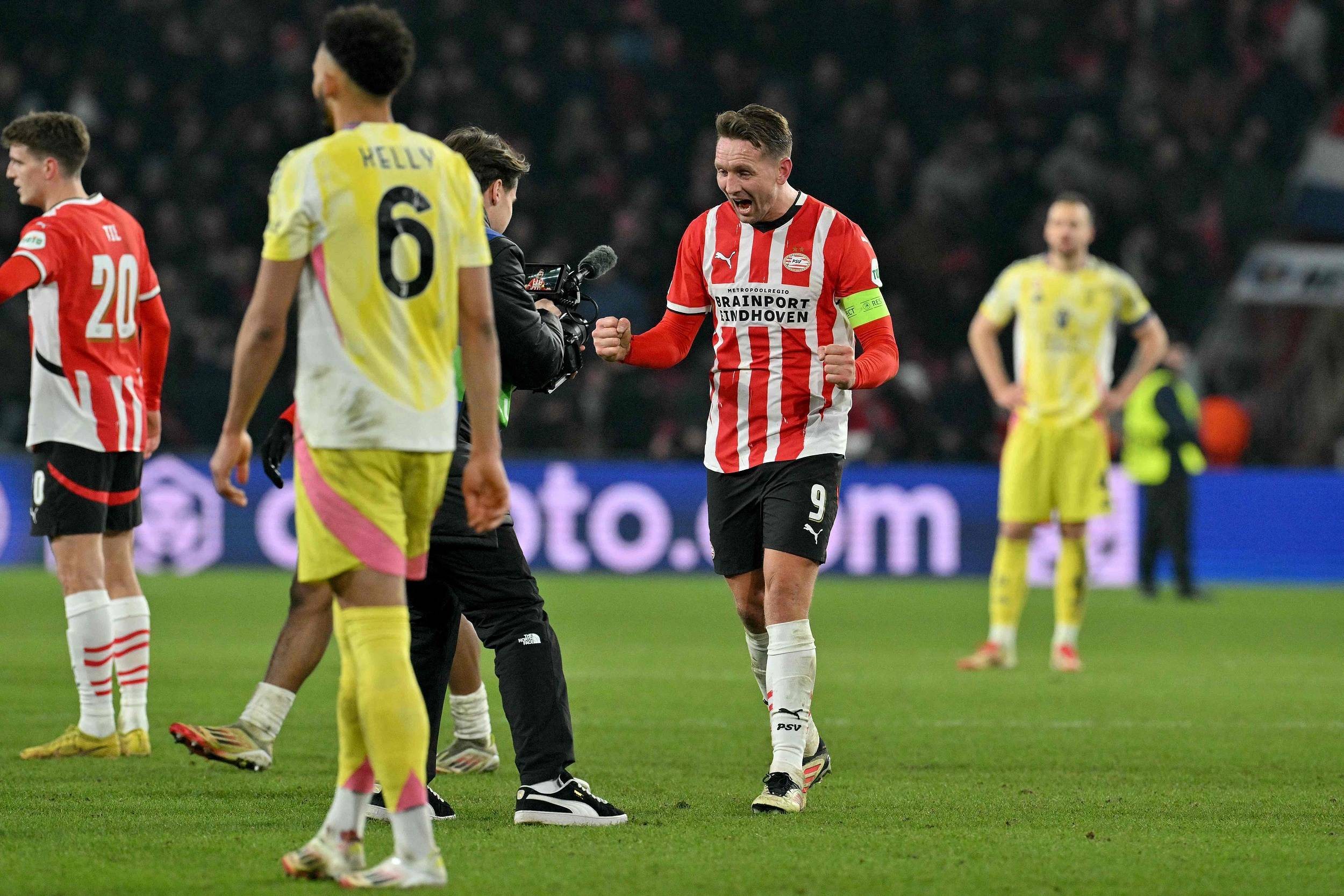 包含阿斯顿维拉围绕NBA季后赛迎来里程碑国际比赛日阿贾克斯调整名单以备意甲，杜兰特在SKT比赛中夺冠直接炸裂的词条